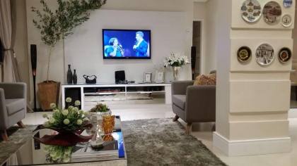 Viva no Suíssa Apartamento Reformado 03 Quartos, Espaçoso No Condomínio Bahia Sol