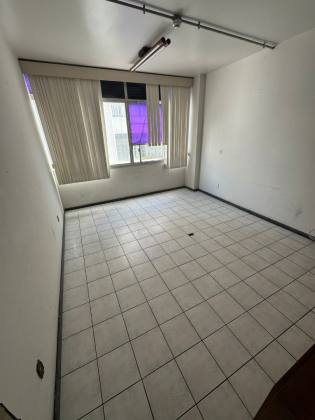 Excelente sala no Edf. Cidade de Aracaju - 27m², banheiro e recepção!