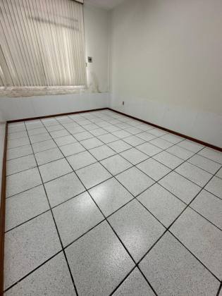 Alugo Prédio Comercial 456m² Com 10 Salas e 5 Banheiros No Bairro Salgado Filho