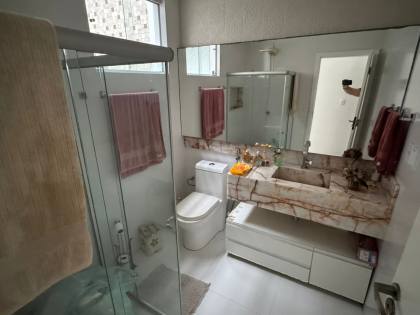 Casa de Esquina à Venda na Farolândia – Espaçosa, Bem Localizada e Pronta para Morar ou Ampliar