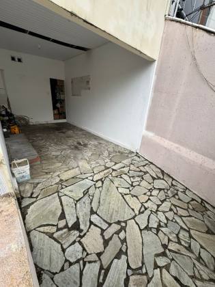 Casa de Esquina à Venda na Farolândia – Espaçosa, Bem Localizada e Pronta para Morar ou Ampliar