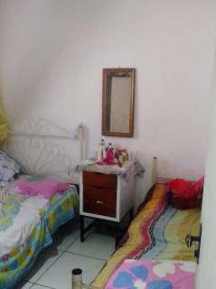 Casa Solta em 2 Pavimentos no Bairro Novo Paraíso