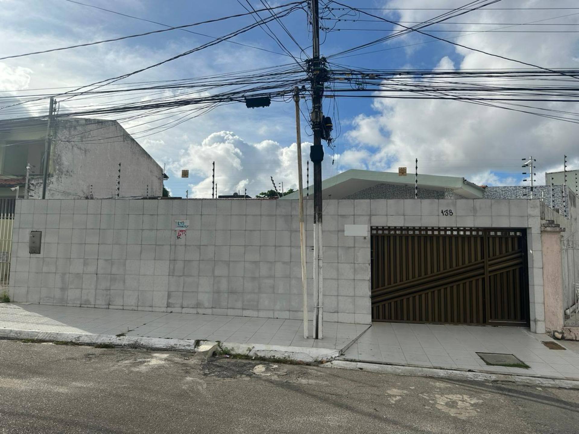 Casa Solta 300 Metros 4 Quartos Com Suíte no Bairro Suíssa