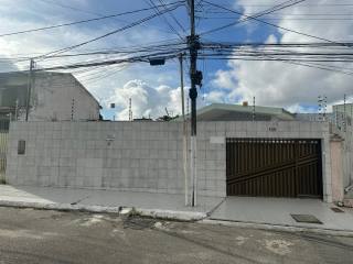 Casa Solta 300 Metros 4 Quartos Com Suíte no Bairro Suíssa