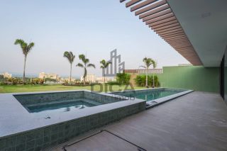 Casa de Condomínio Para Vender com 4 quartos 4 suítes no bairro Vicente Pinzon em Fortaleza