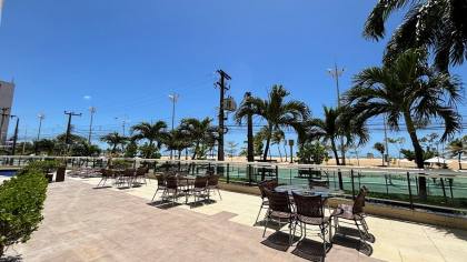 Poucos Passos da Beira Mar