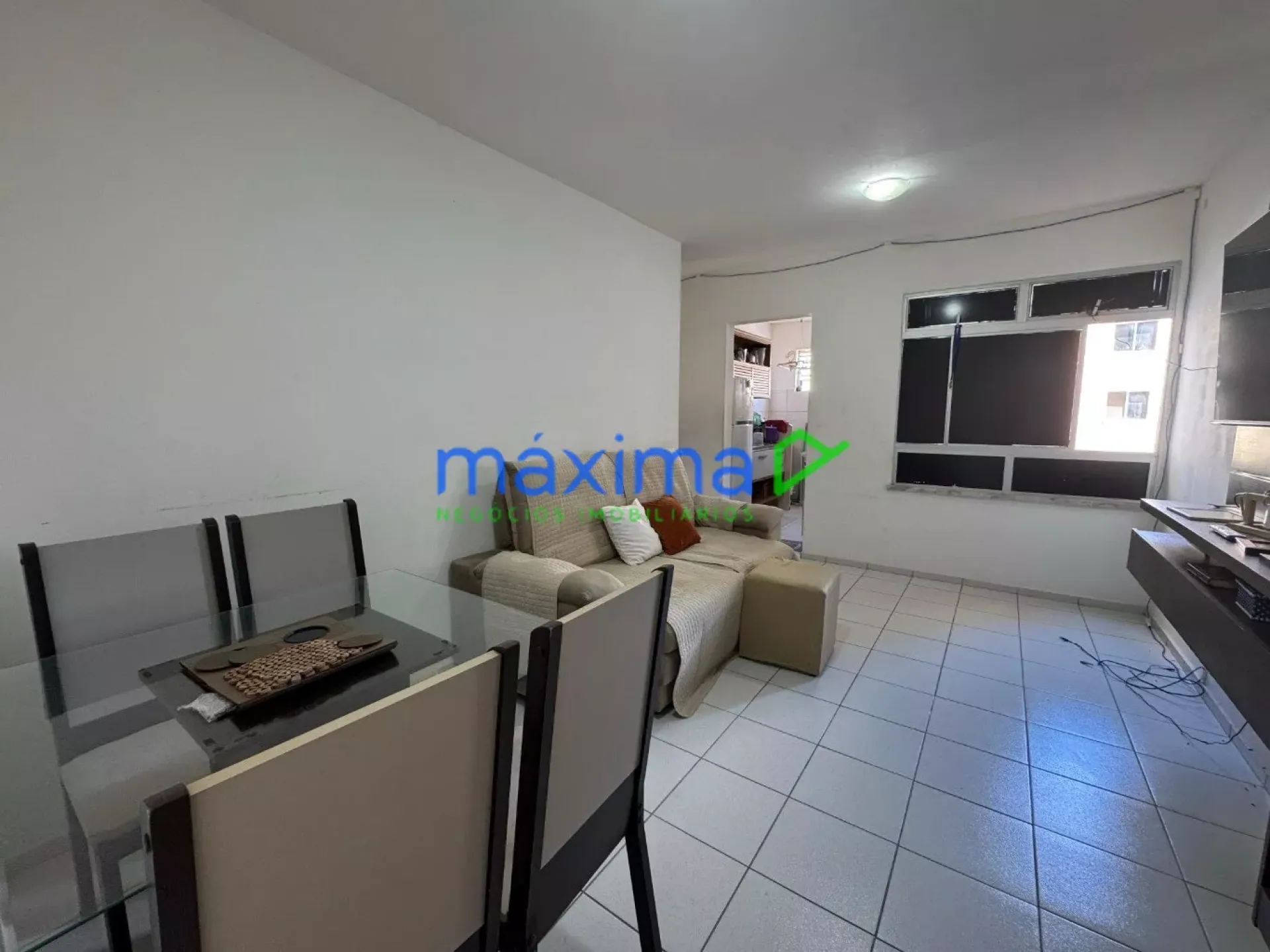 Apartamento para Alugar, 3 quartos Semimobiliado - Marivan