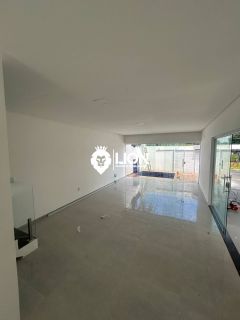 Casa Duplex à Venda no Residencial Ana Cláudia Costa | 3 Suítes | Alto Padrão | Piscina | R$ 650.000,00