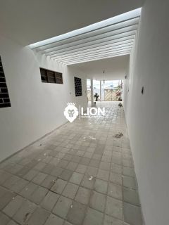 ALUGUEL – CASA ESPAÇOSA E BEM LOCALIZADA!