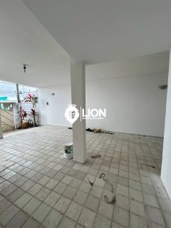 ALUGUEL – CASA ESPAÇOSA E BEM LOCALIZADA!