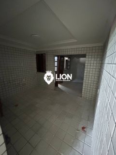 ALUGUEL – CASA ESPAÇOSA E BEM LOCALIZADA!