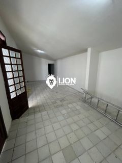 ALUGUEL – CASA ESPAÇOSA E BEM LOCALIZADA!