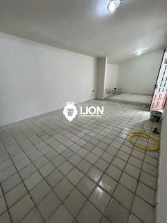 ALUGUEL – CASA ESPAÇOSA E BEM LOCALIZADA!