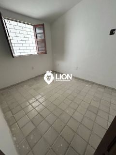 ALUGUEL – CASA ESPAÇOSA E BEM LOCALIZADA!