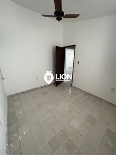 ALUGUEL – CASA ESPAÇOSA E BEM LOCALIZADA!