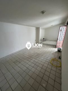 ALUGUEL – CASA ESPAÇOSA E BEM LOCALIZADA!