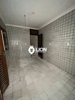 ALUGUEL – CASA ESPAÇOSA E BEM LOCALIZADA!