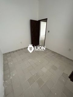 ALUGUEL – CASA ESPAÇOSA E BEM LOCALIZADA!