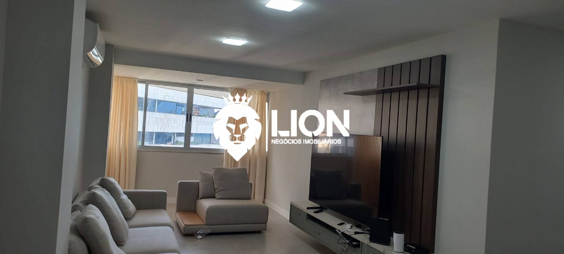 Apenas 100 metros do mar: viva o melhor do litoral em grande estilo!