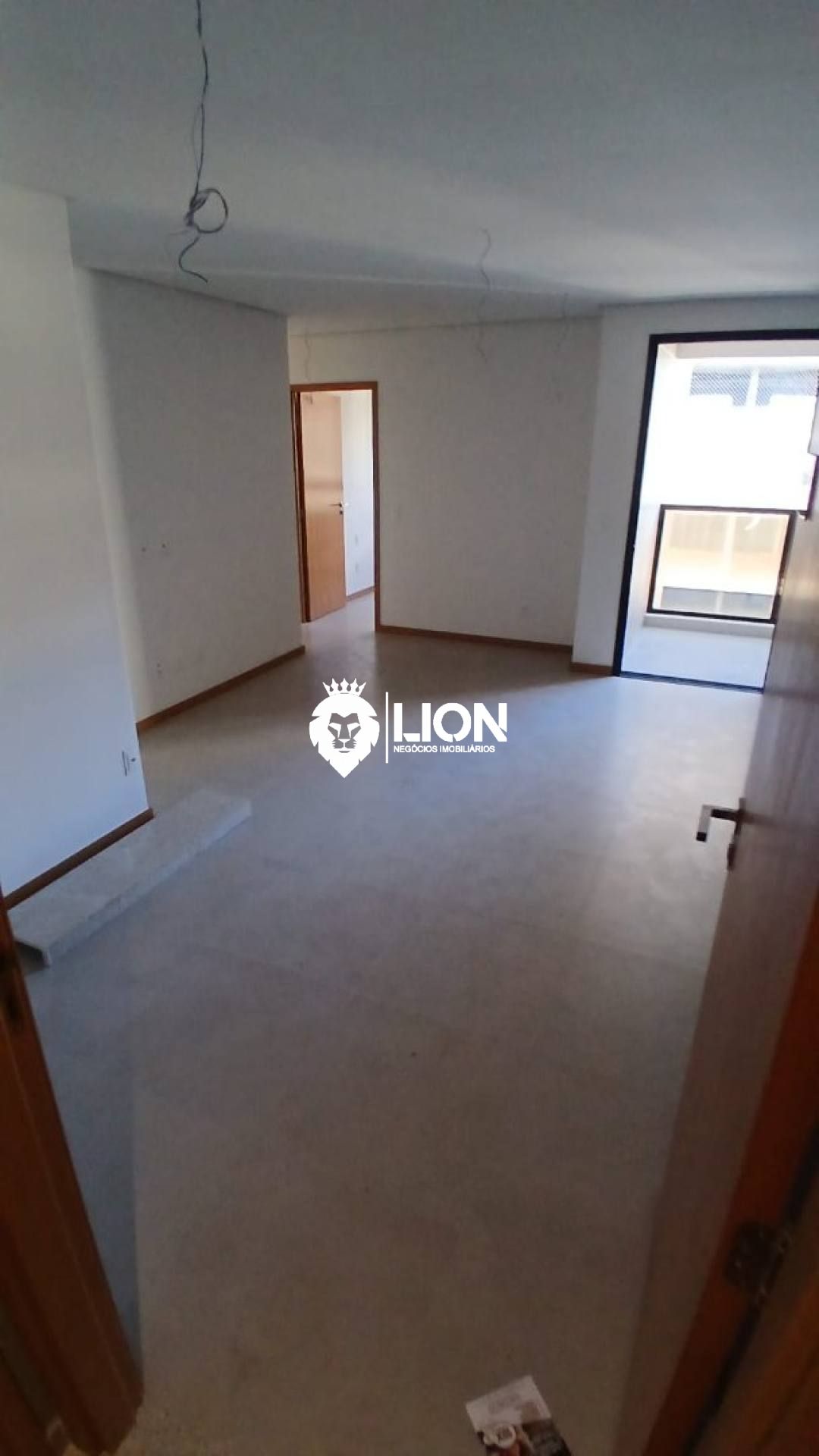 APARTAMENTO À VENDA – CONDOMÍNIO VERSA