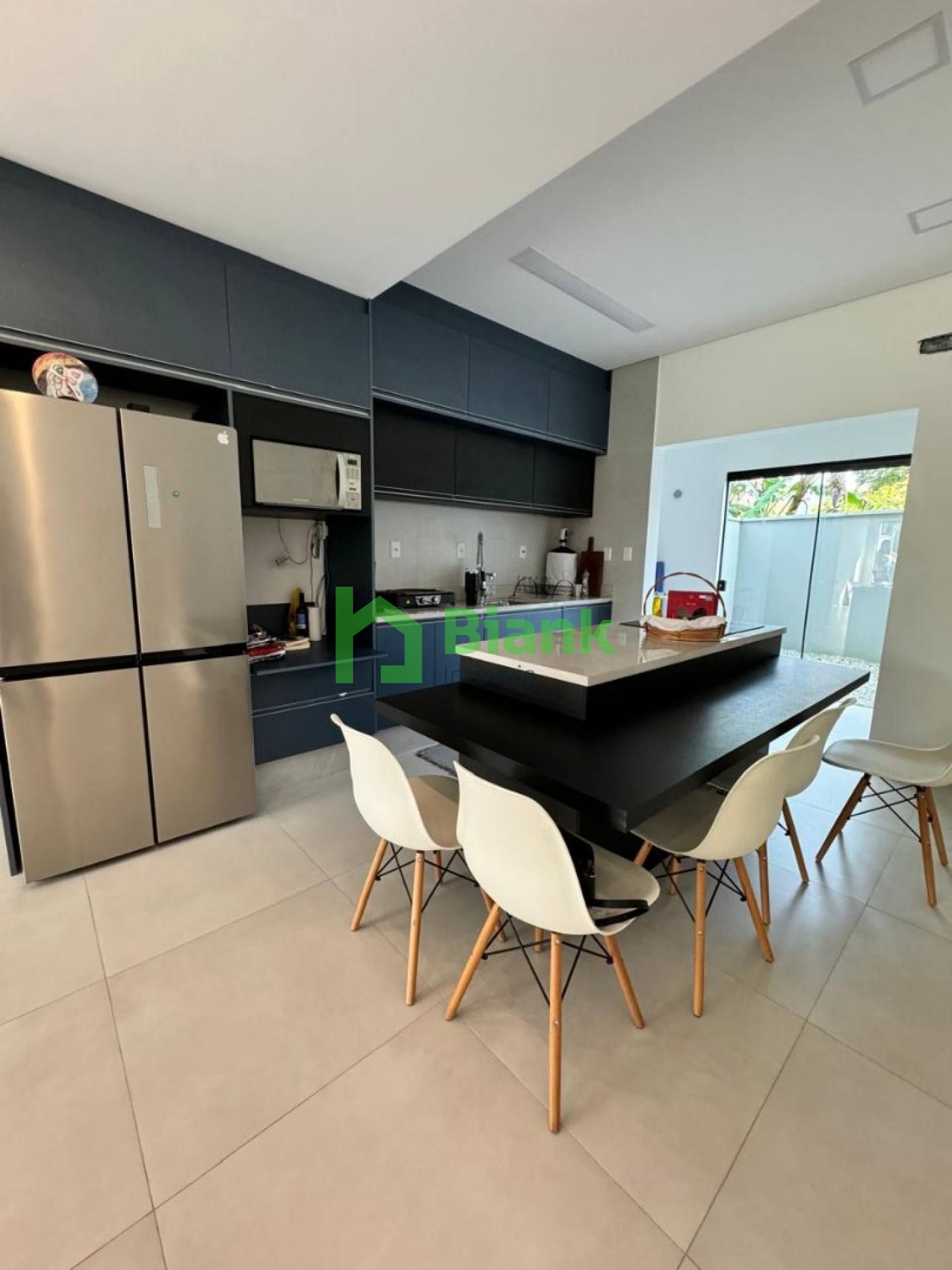 Sobrado 1 Suíte + 2 Quartos - Bairro Rio Pequeno, Camboriú.