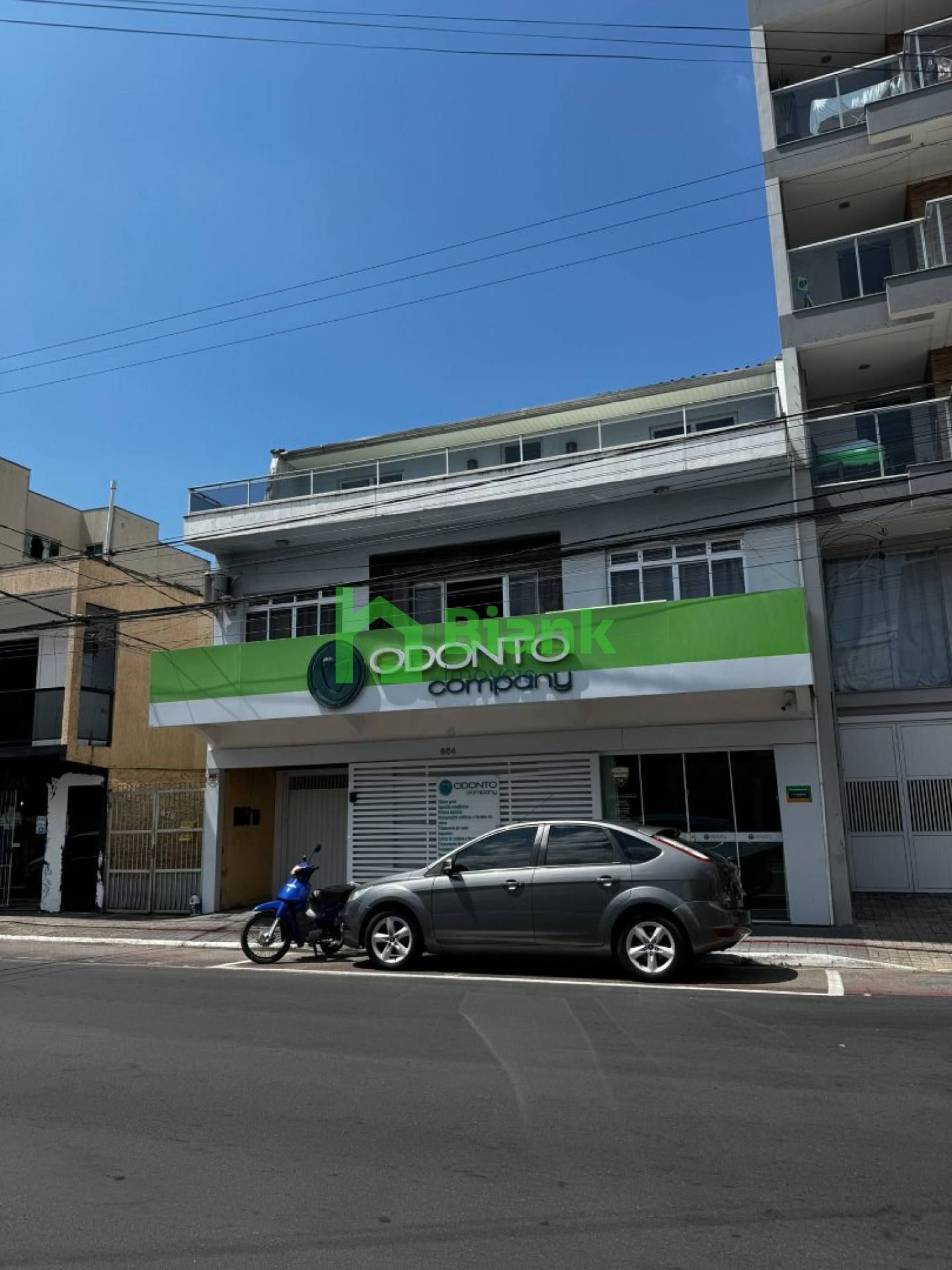 Prédio Comercial e Residencial no Centro de Navegantes!
