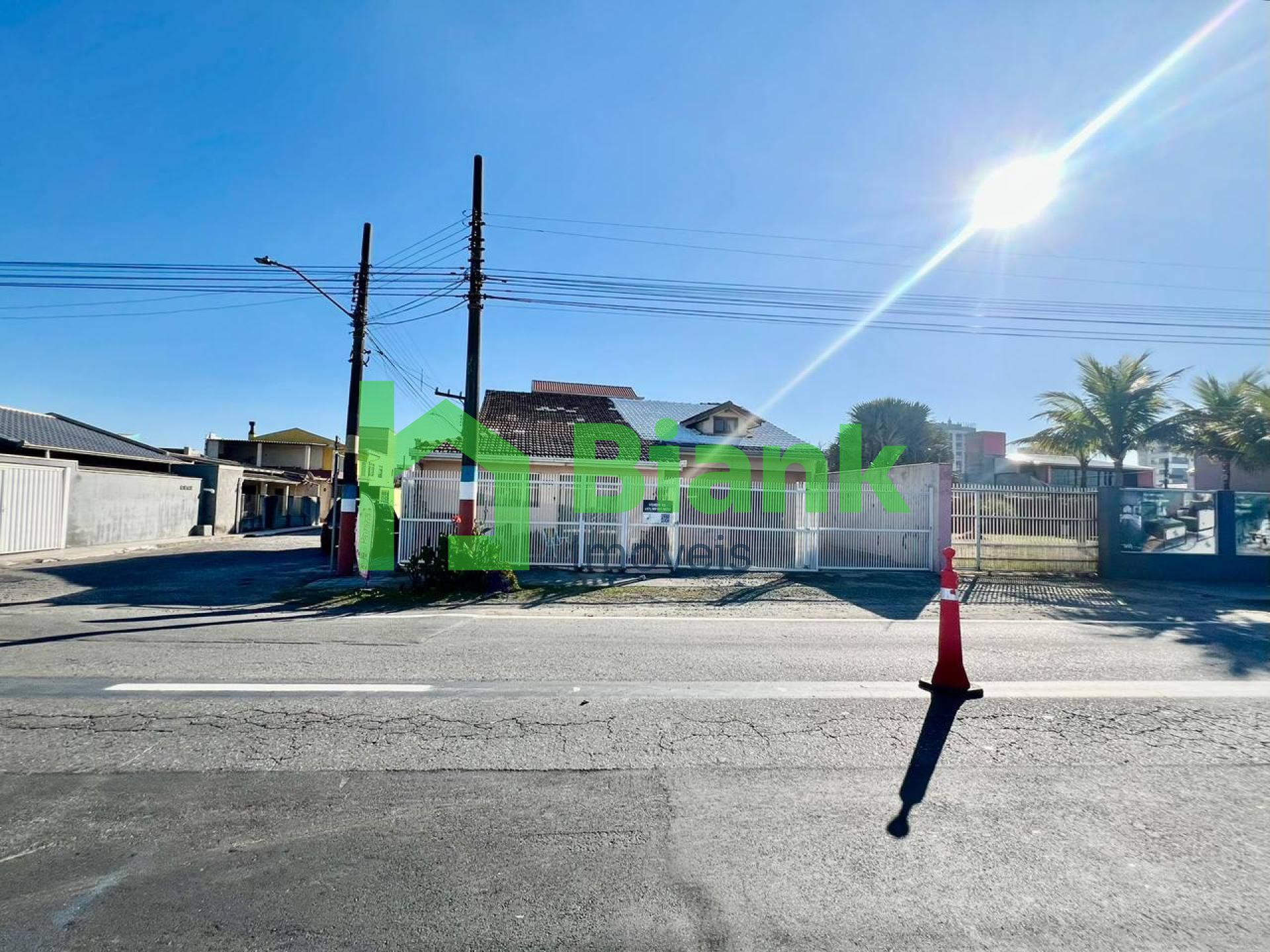 2 Casas no mesmo terreno Frente Mar