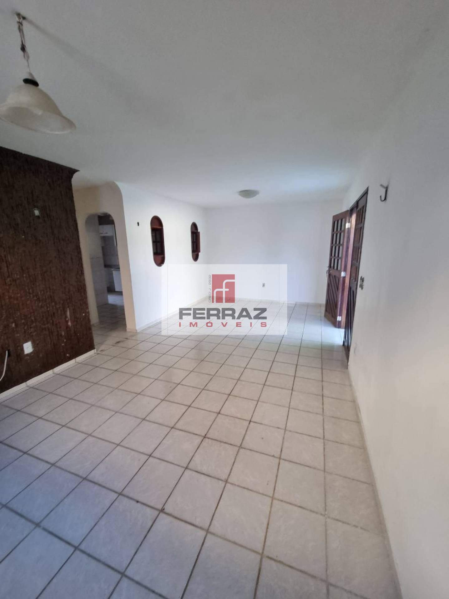 Casa alugel emaus, dois quartos, suíte, banheiro social,  armários de cozinha