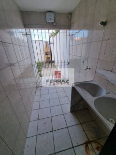 Casa alugel emaus, dois quartos, suíte, banheiro social,  armários de cozinha