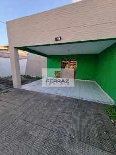 Casa alugel emaus, dois quartos, suíte, banheiro social,  armários de cozinha