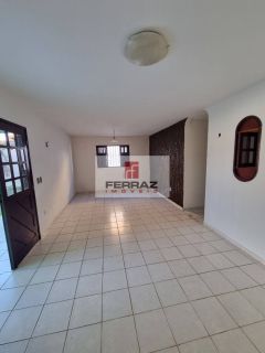 Casa alugel emaus, dois quartos, suíte, banheiro social,  armários de cozinha