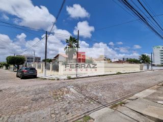 Casa á venda em ponta negra, quatro quartos, suíte, escritório,  duas dependências, piscina, churrasqueira.