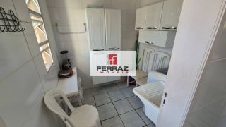 Apartamento para locação no bairro de Petrópolis, três quartos, suíte, banheiro social, cozinha, área de serviço, semimobilado