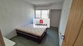 Apartamento para locação no bairro de Petrópolis, três quartos, suíte, banheiro social, cozinha, área de serviço, semimobilado