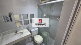 Apartamento para locação no bairro de Petrópolis, três quartos, suíte, banheiro social, cozinha, área de serviço, semimobilado