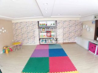 Casa a venda em condomínio, nova, três suítes, closet, piscina privativa, ampla, ventilada