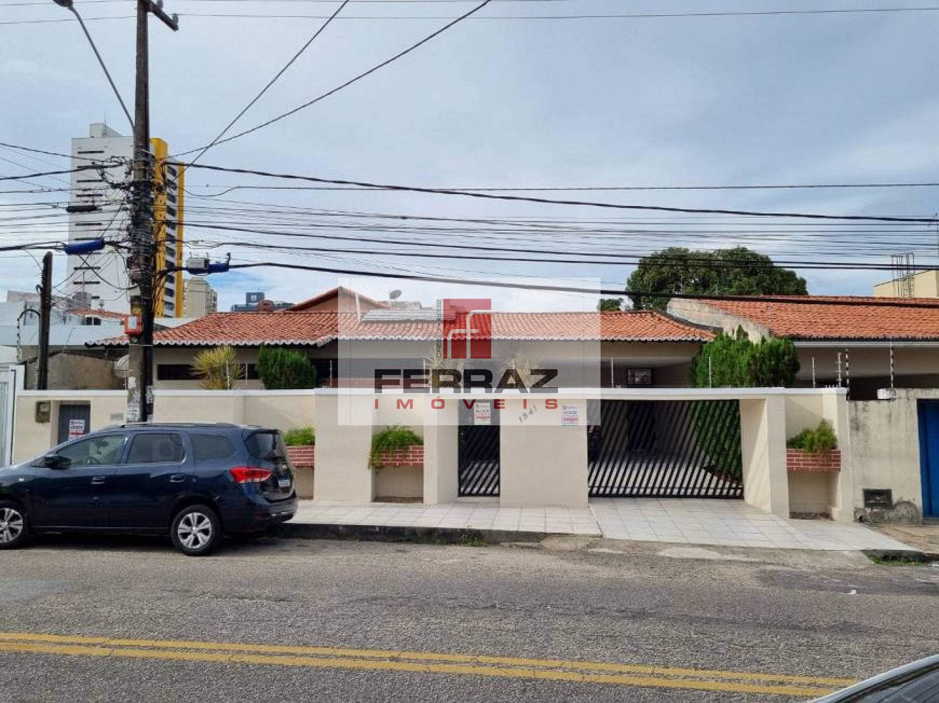 Casa três suítes para alugar em candelária, piscina, churrasqueira, terraço, jardim, 04 vagas, lavabo