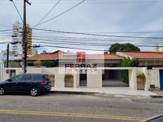 Casa três suítes para alugar em candelária, piscina, churrasqueira, terraço, jardim, 04 vagas, lavabo