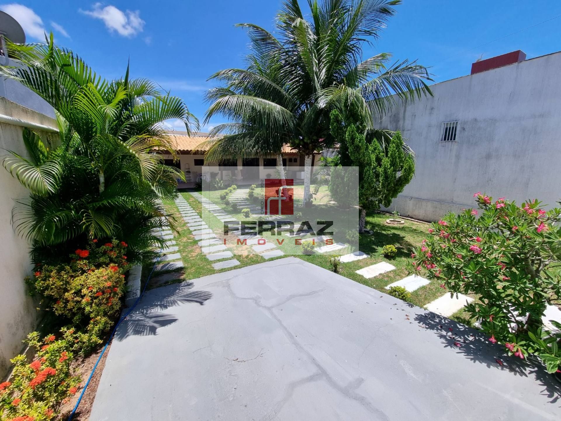 Casa aluguel nova parnamirim, três quartos sendo uma suíte,  banheiro social, jardim, porcelanato, sombra