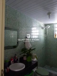 Casa em via pública no bairro Aruana