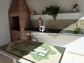 Casa em via pública no bairro Aruana