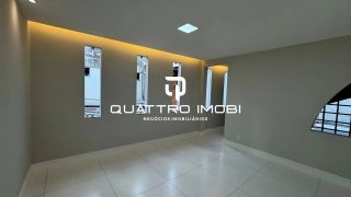 Casa em rua pública no bairro Atalaia