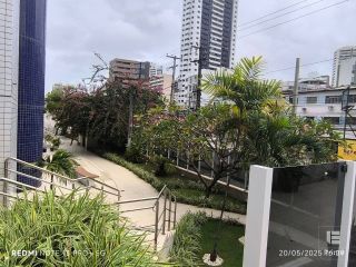 Apartamento Duplex de Cobertura, com 4 quartos, uma suíte, três varandas amplas