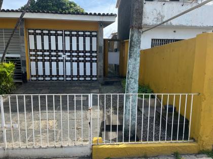 Casa ampla, em exelente estado de conservação, localização excelente, rua ampla e de fácil acesso.