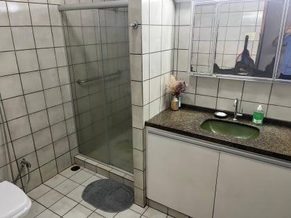 Casa ampla, em exelente estado de conservação, localização excelente, rua ampla e de fácil acesso.