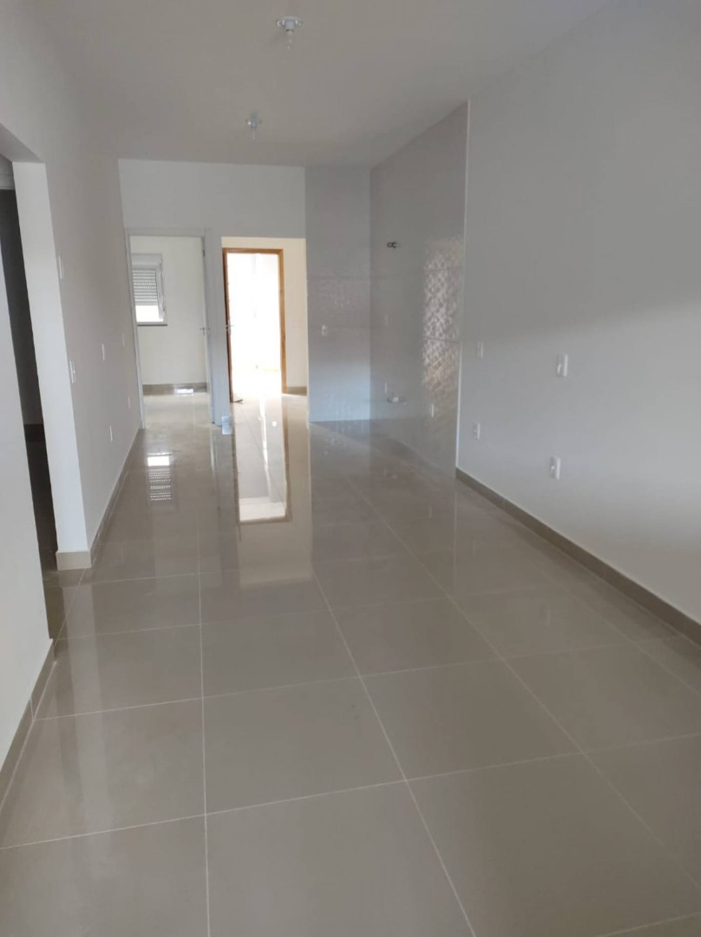 Ampla Casa a 600m da Praia no Itacolomi com 3 Dormitórios