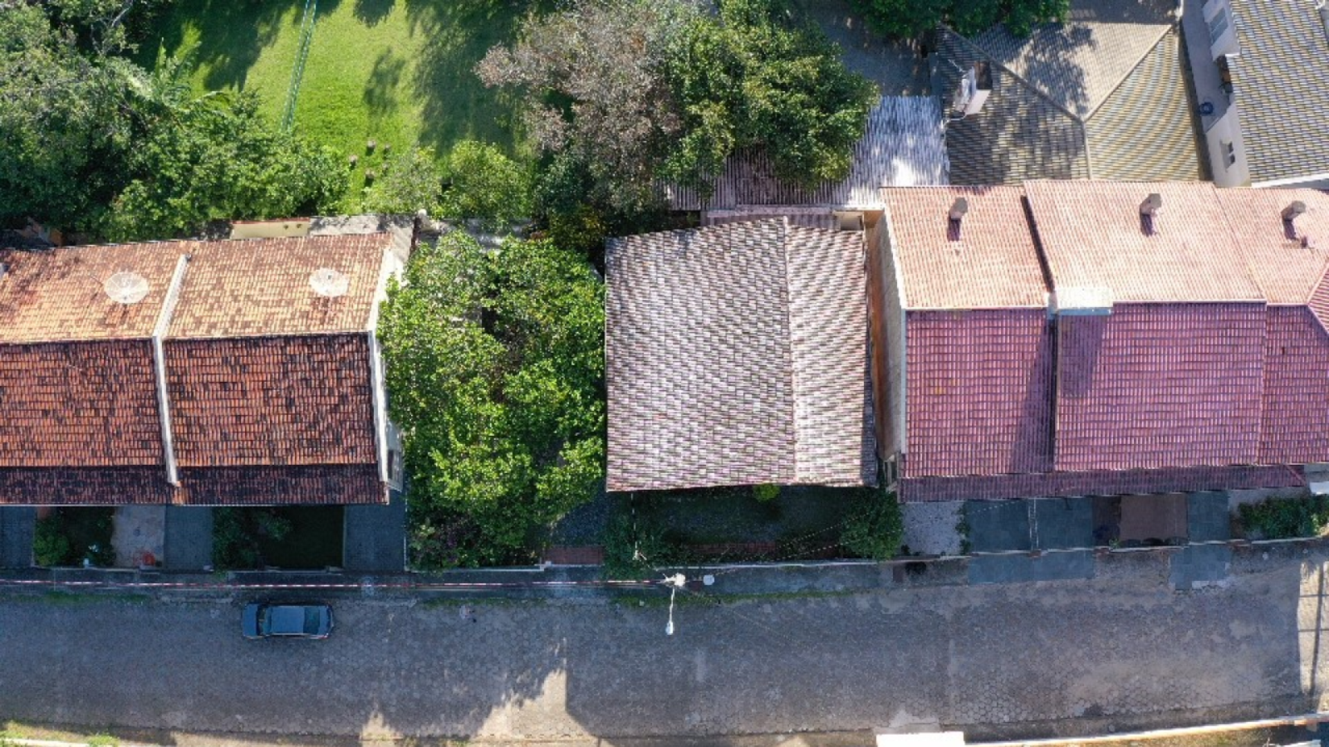 Casa Para Vender com 6 quartos no bairro Armação em Penha