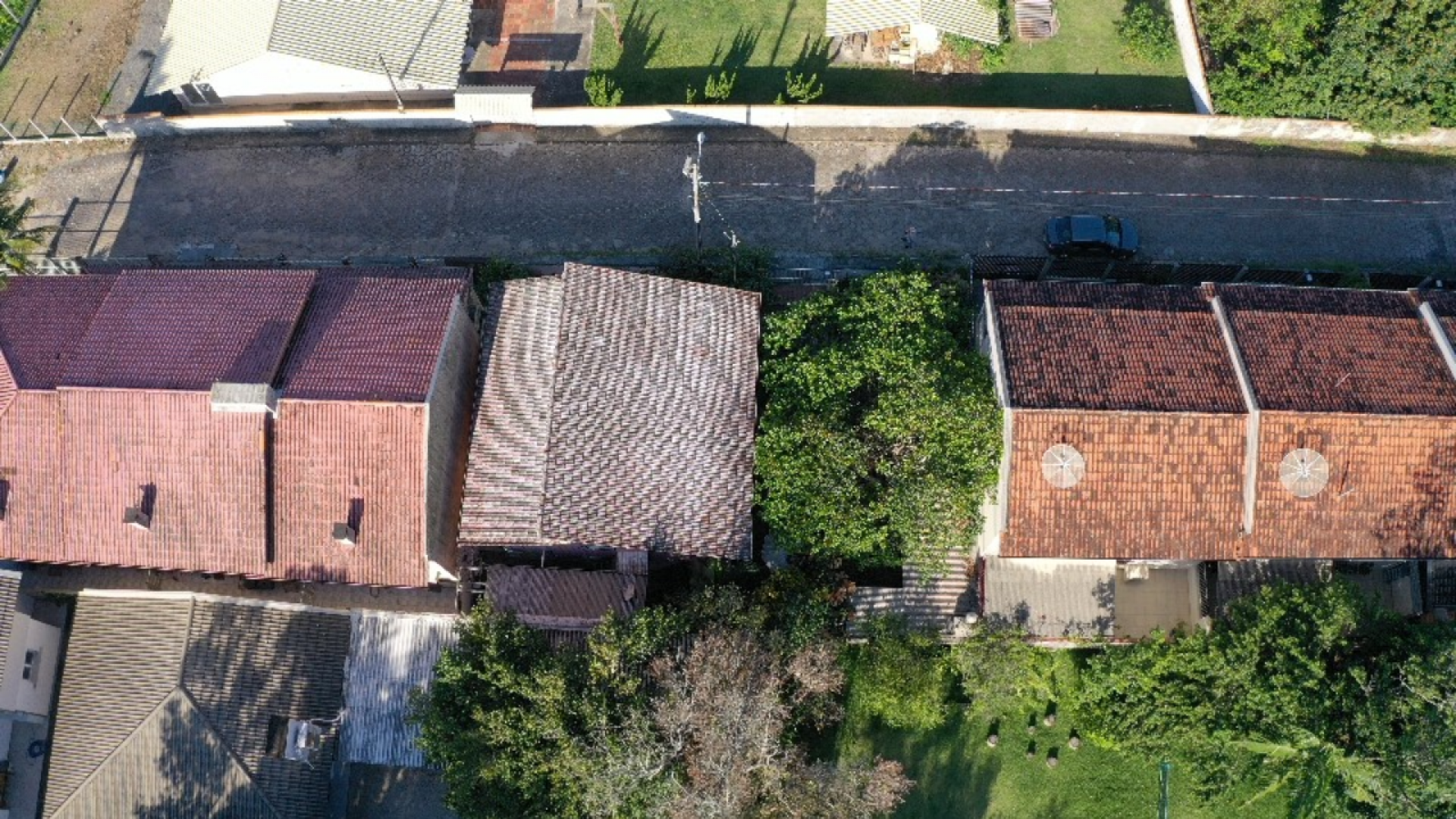 Casa Para Vender com 6 quartos no bairro Armação em Penha