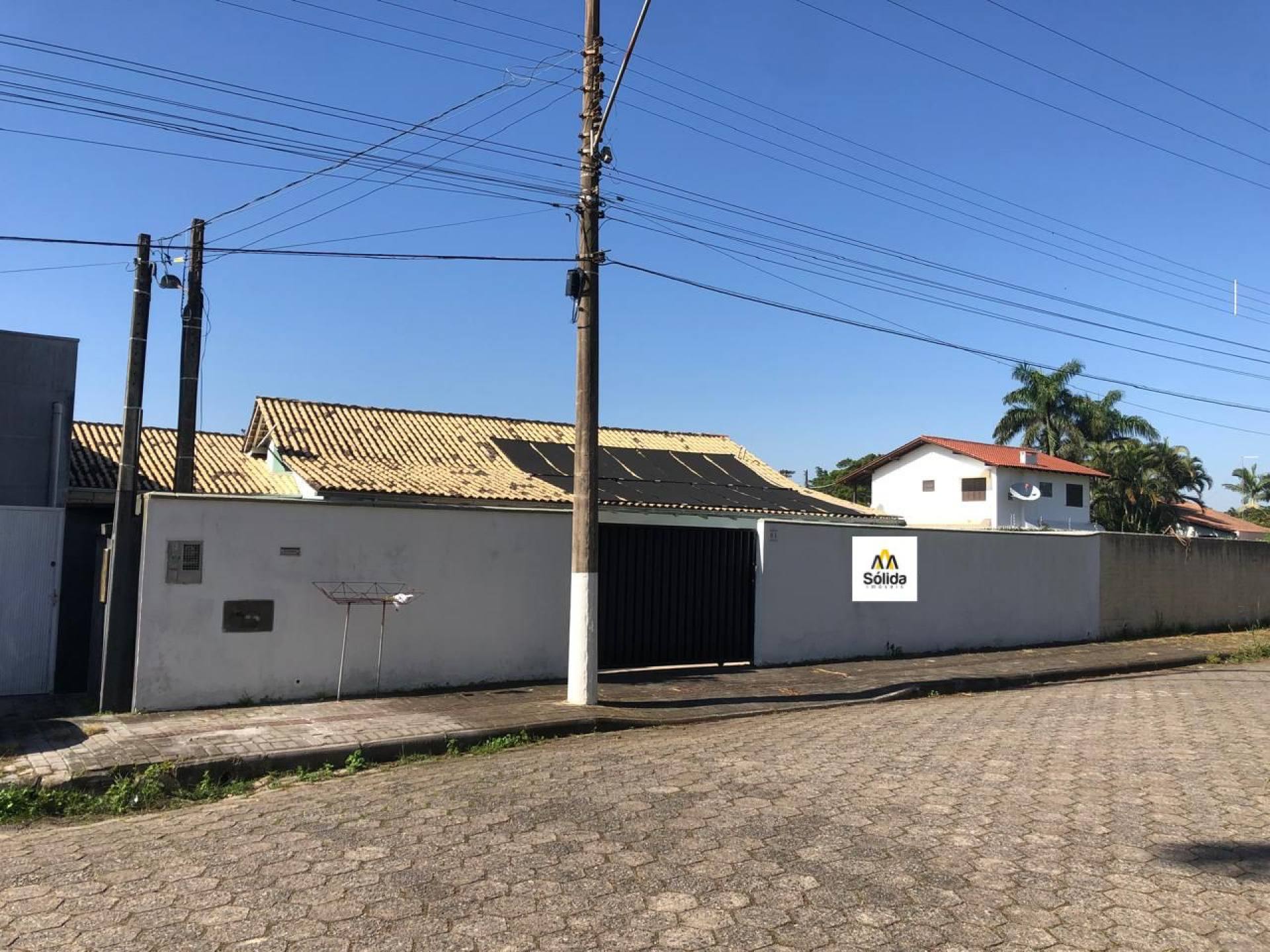 Casa à Venda - Apenas 200 metros do Mar!