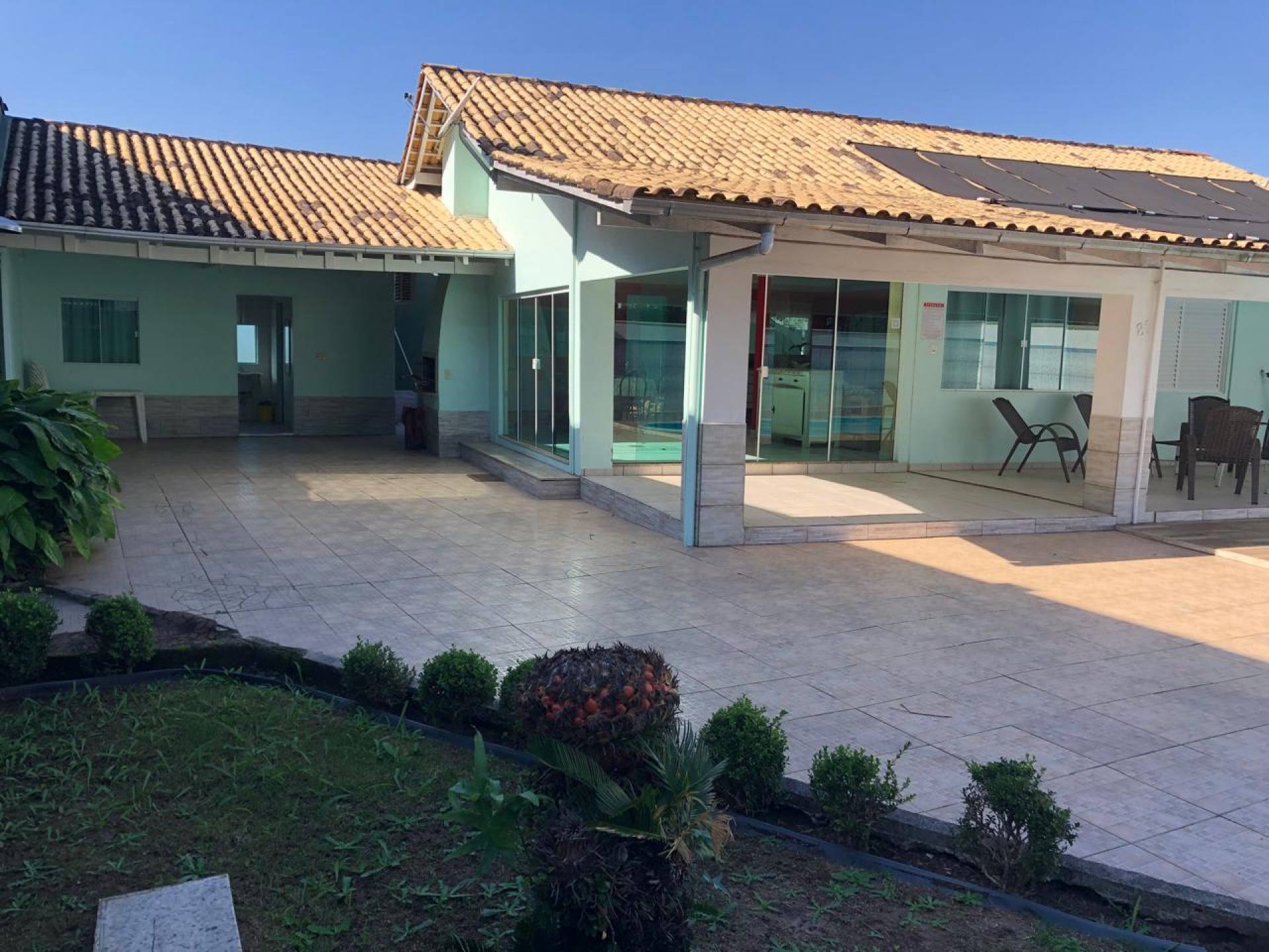 Casa à Venda - Apenas 200 metros do Mar!